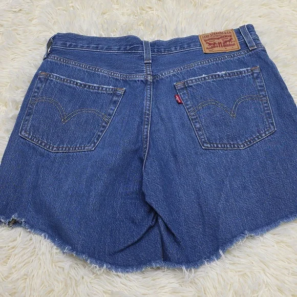 Levi's Women's Classic Blue Jean Shorts - Picture 1 of 5